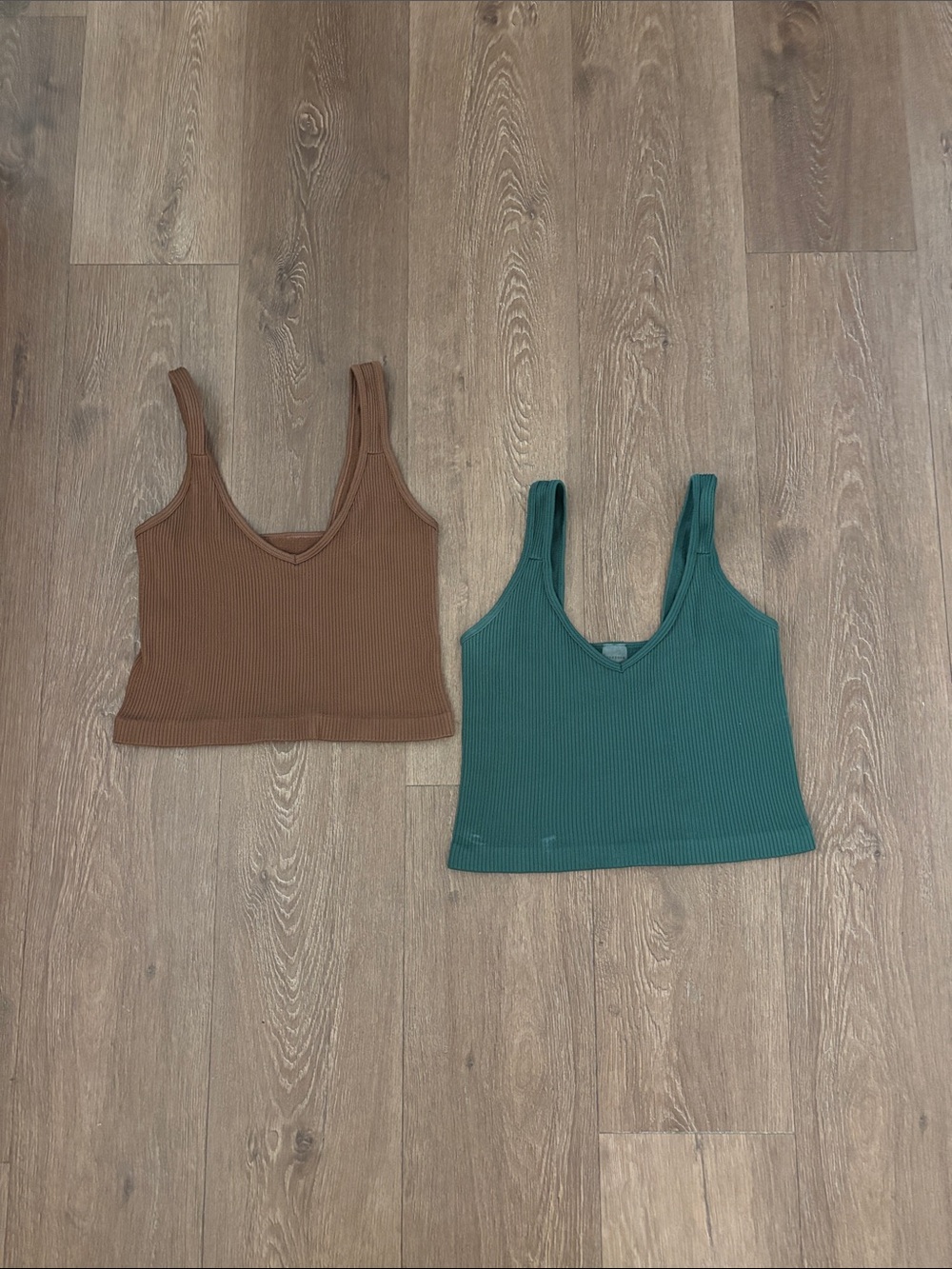 Ribbed V-Neck Crop Tanks - Brown & Teal